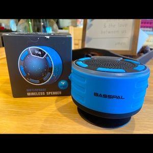 Waterproof wireless travel speaker